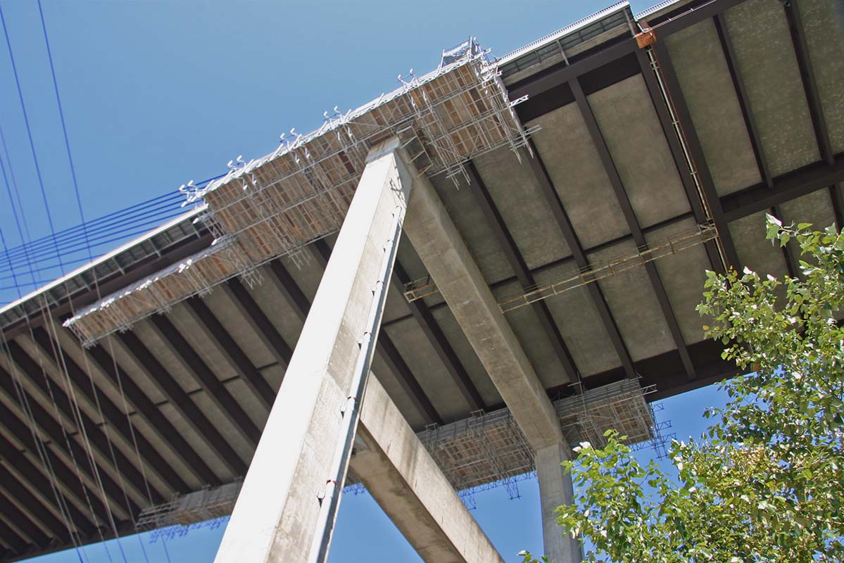 Alex Fraser Bridge from Below